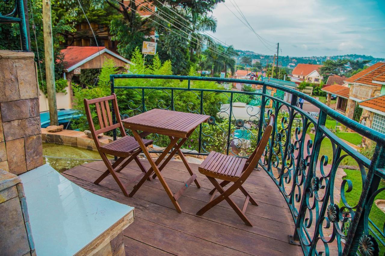 Shangri-La Hotel Muyenga Bugolobi Exteriör bild