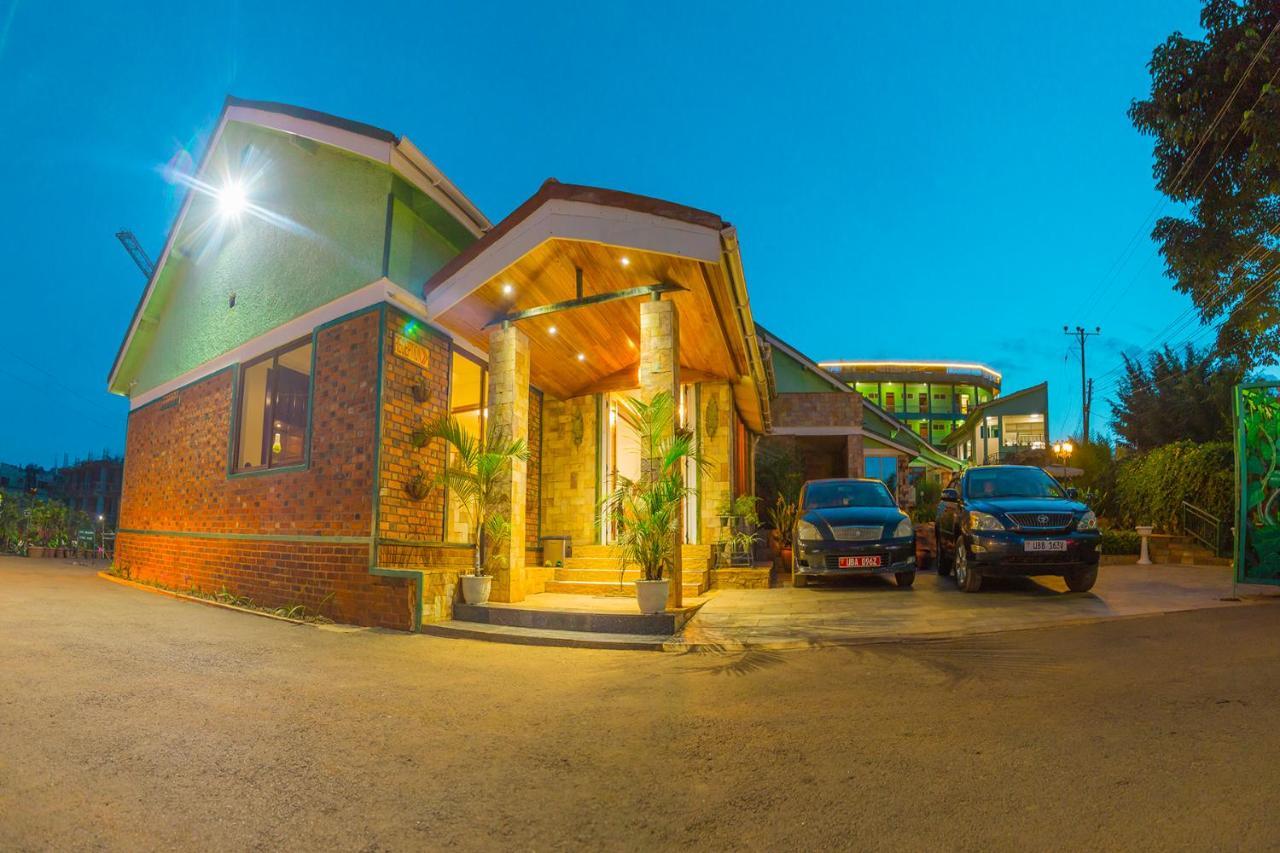 Shangri-La Hotel Muyenga Bugolobi Exteriör bild
