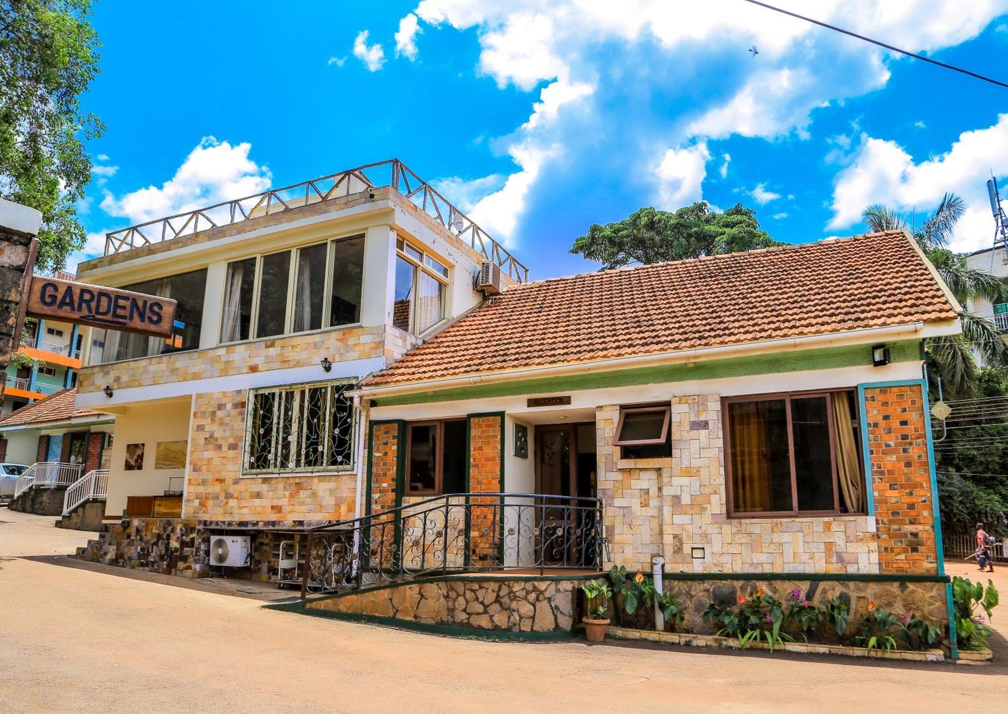 Shangri-La Hotel Muyenga Bugolobi Exteriör bild
