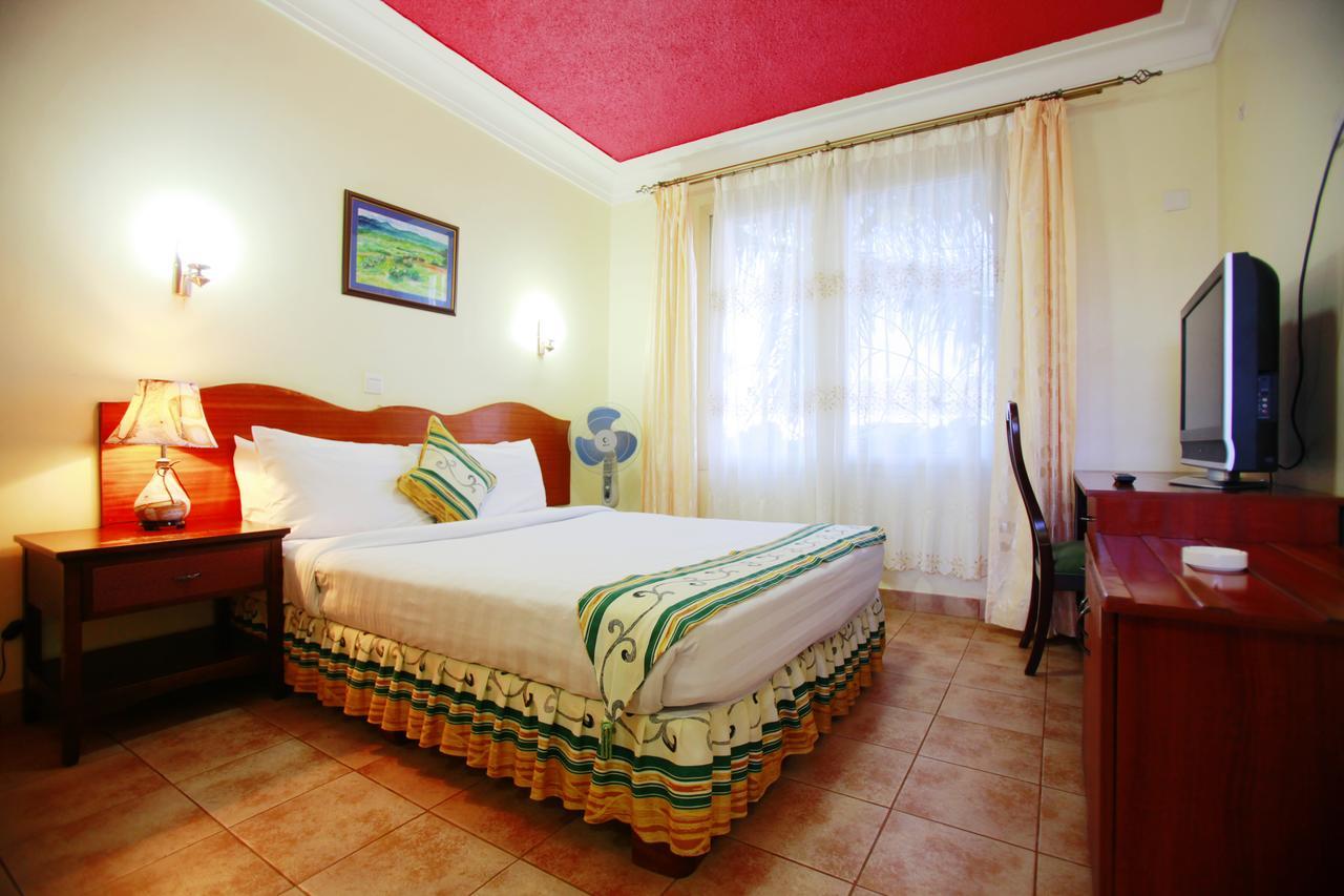 Shangri-La Hotel Muyenga Bugolobi Exteriör bild