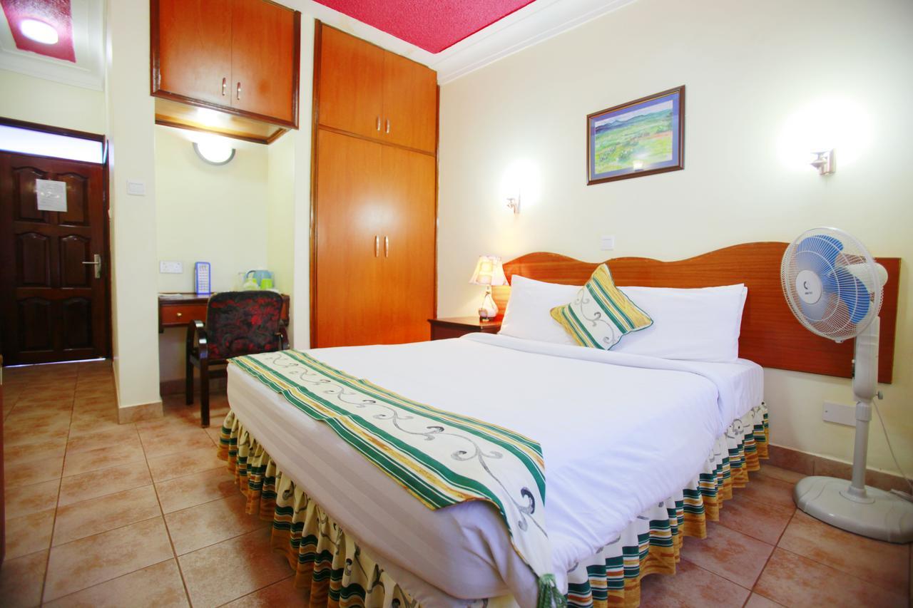 Shangri-La Hotel Muyenga Bugolobi Exteriör bild